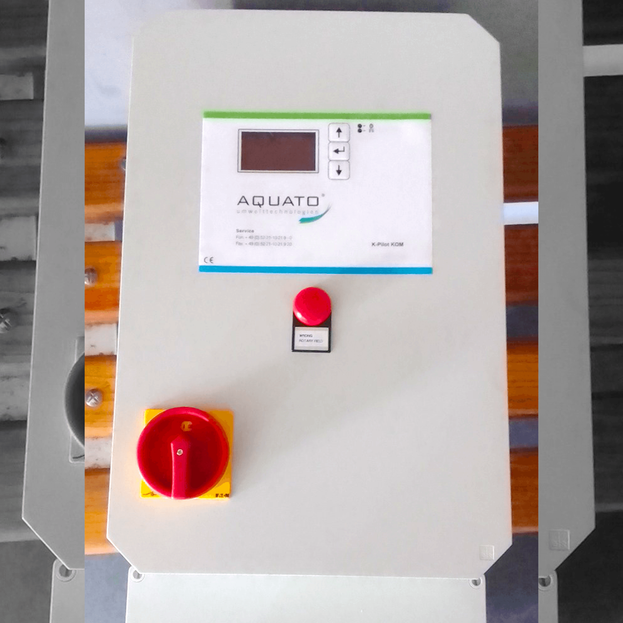 Controleur de pompe Aquato, affichant les parametres de fonctionnement et assurant la regulation.