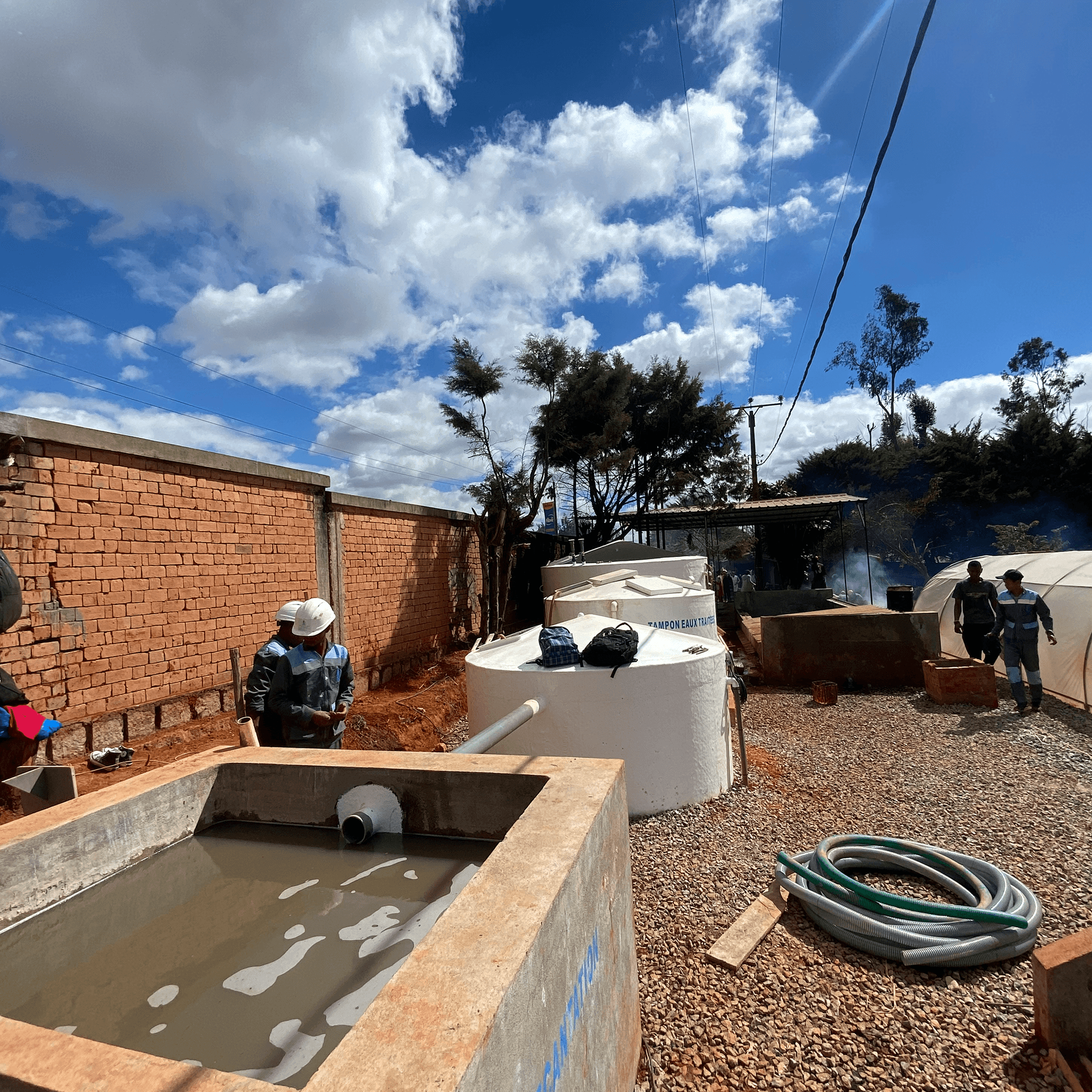 Bassins de coagulation et floculation avec agitateurs motorises